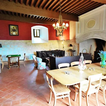 Rustic Chateau With Pool And Views Near Agen בית נופש
