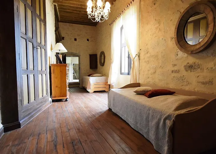 بيت للعطل Castle Near Agen With Shared Pool