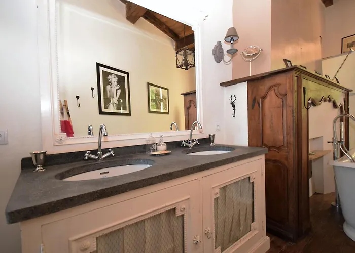 Castle Near Agen With Shared Pool بيت للعطل