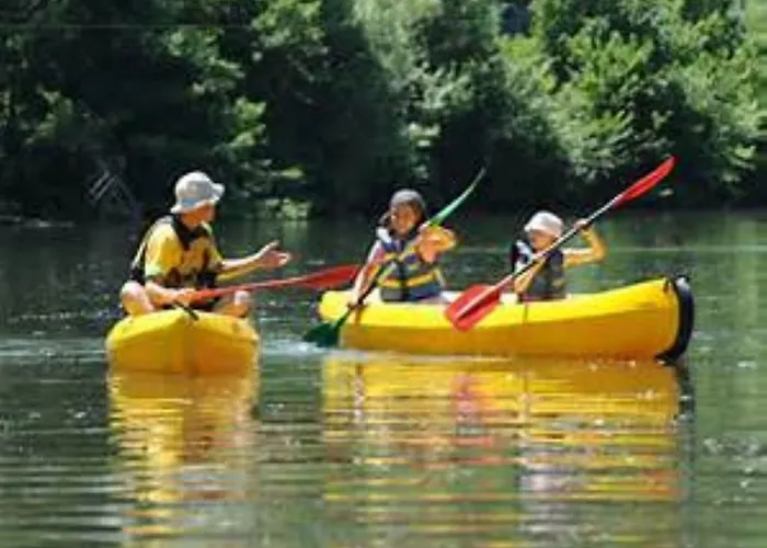 Castle Near Agen With Shared Pool Saint-Caprais-de-Lerm